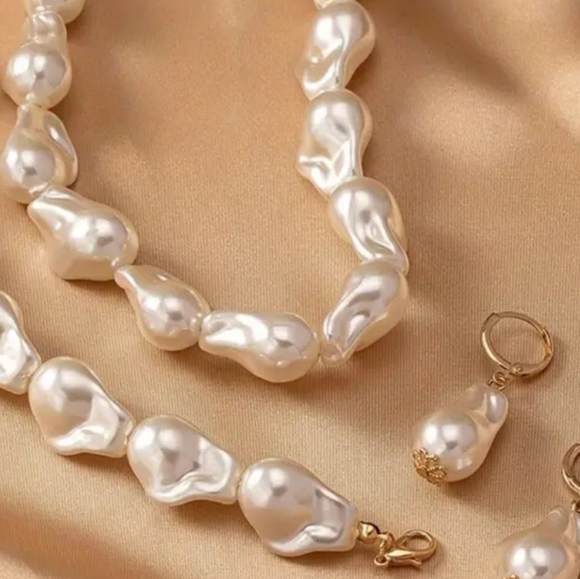 Baroque Pearl Set - Picture 3 of 3